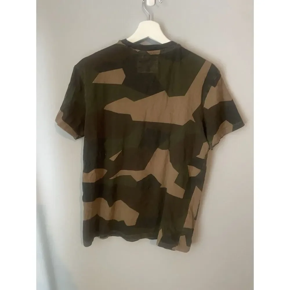 GUESS‎ Anderson Fashion Crew Camo t shirt Sz M camouflage - Picture 4 of 4